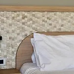 Metropolitan Pearl Boutique Hotel